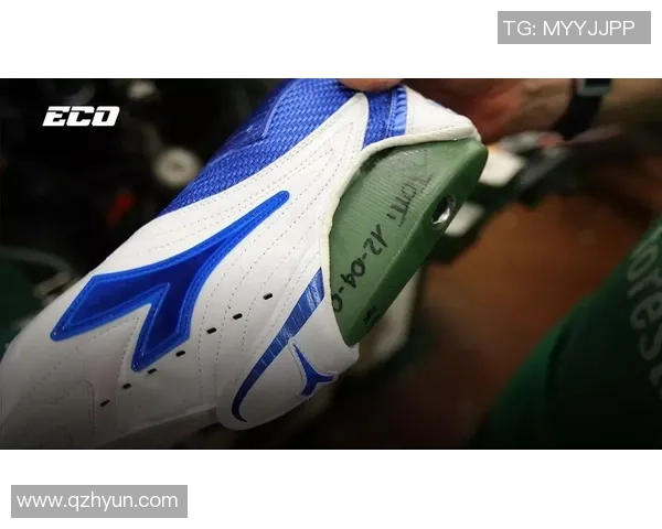 足球明星们的鞋子选择揭秘：他们最爱的品牌和款式分析