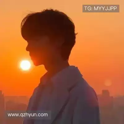 薄霜凤